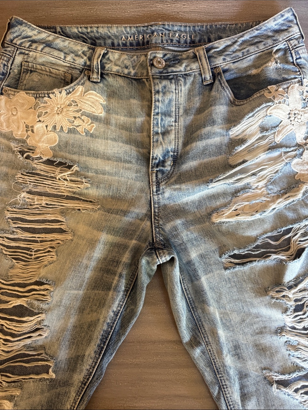 American Eagle Hi-Rise Tomgirl Jeans Distressed Floral Embroidered 14 X-Short